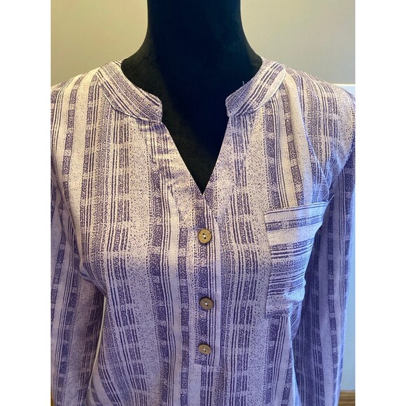 V Neck Blouse Size Large Purple Pattern Long Sleeve 3 Button Front Casual Comfy - Picture 2 of 10